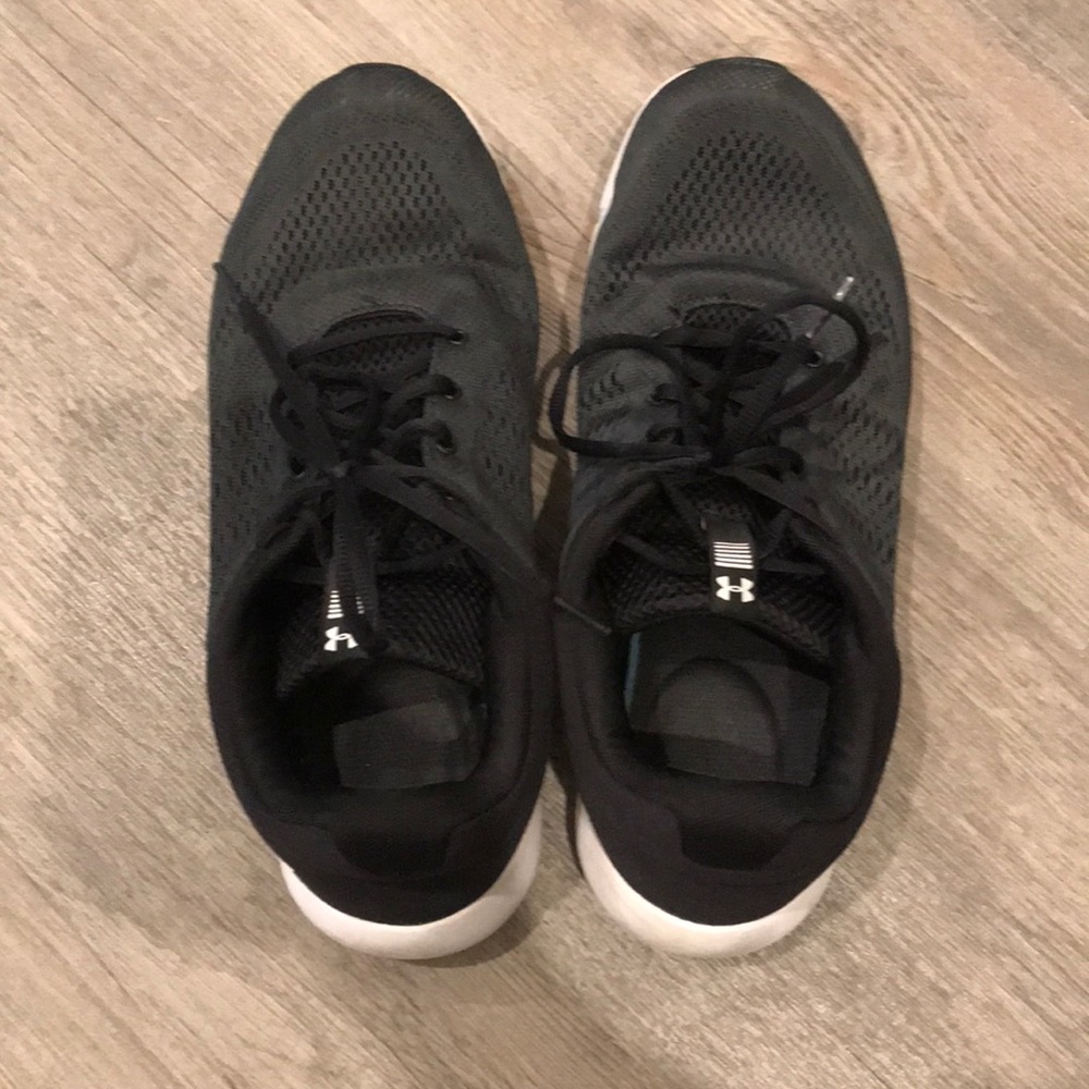 Under Armor shoe